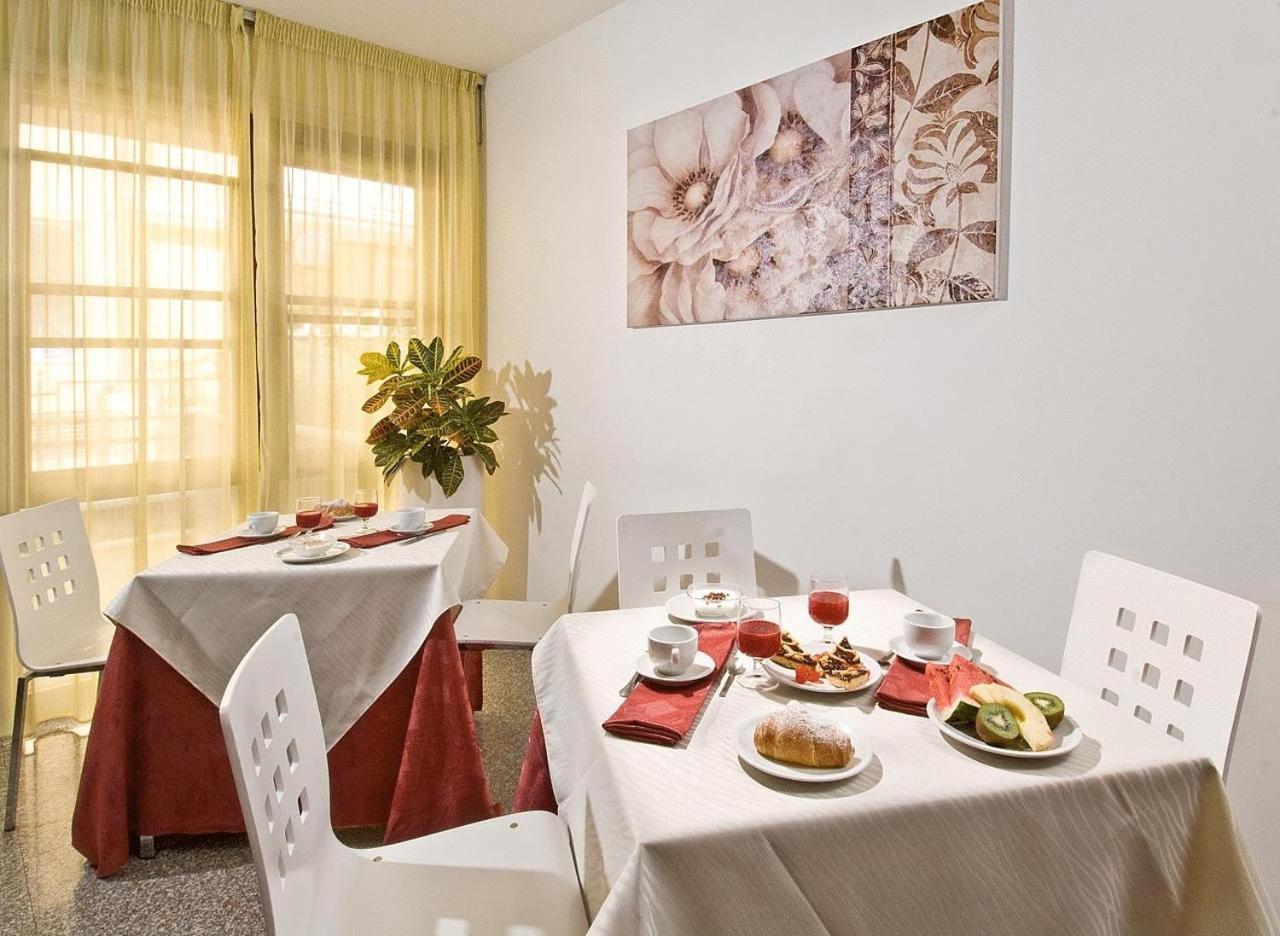 Hotel Capinera Rimini Exterior photo