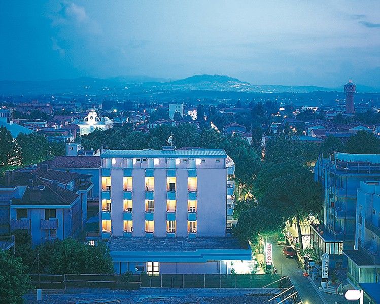 Hotel Capinera Rimini Exterior photo