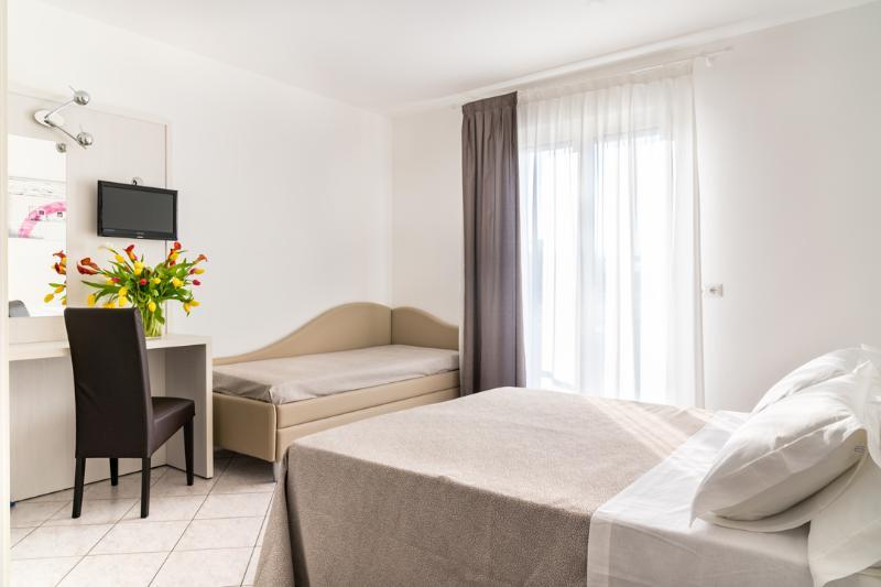 Hotel Capinera Rimini Exterior photo
